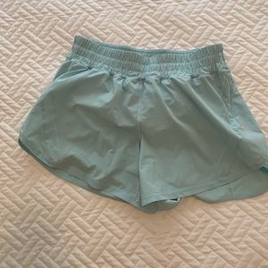 Track that mid rise short 5”